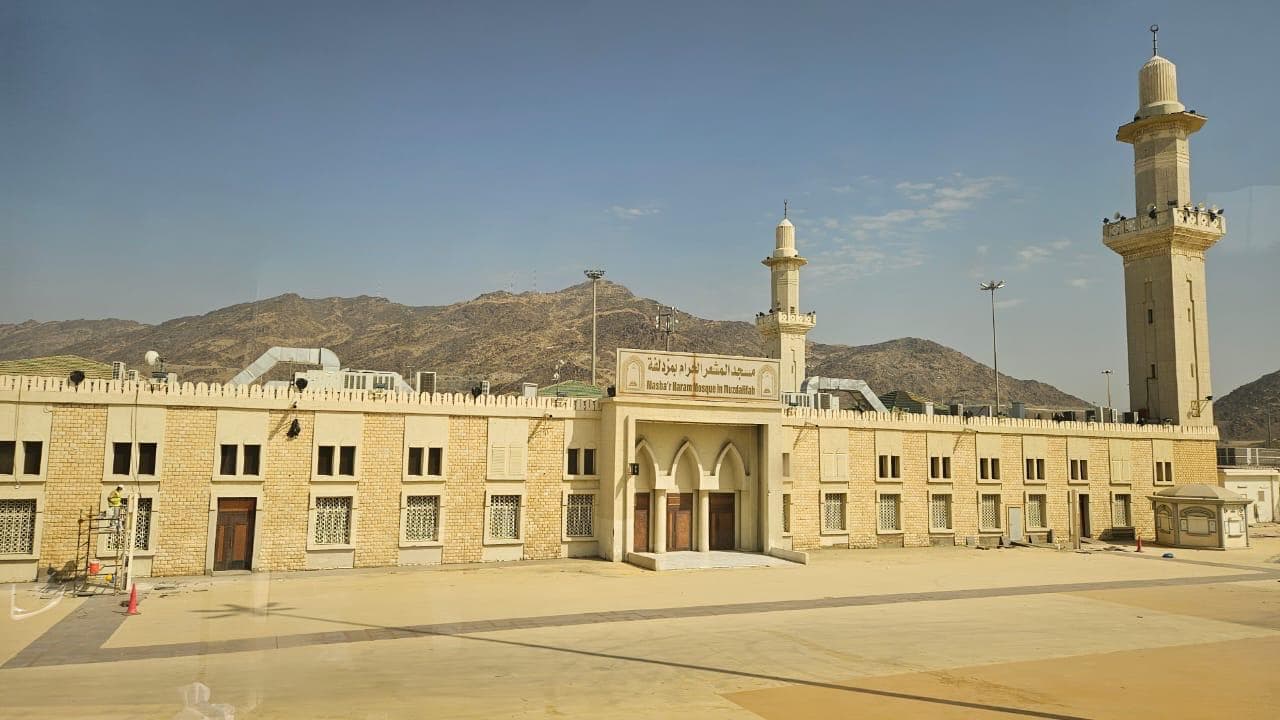 Safeer Tours team with pilgrims